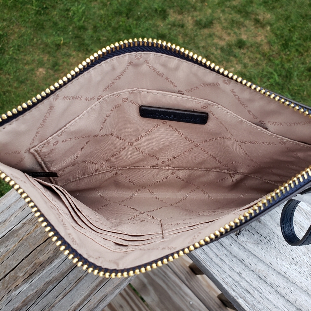 Michael Kors Istanbul XL Clutch Wristlet - Picture 3 of 5